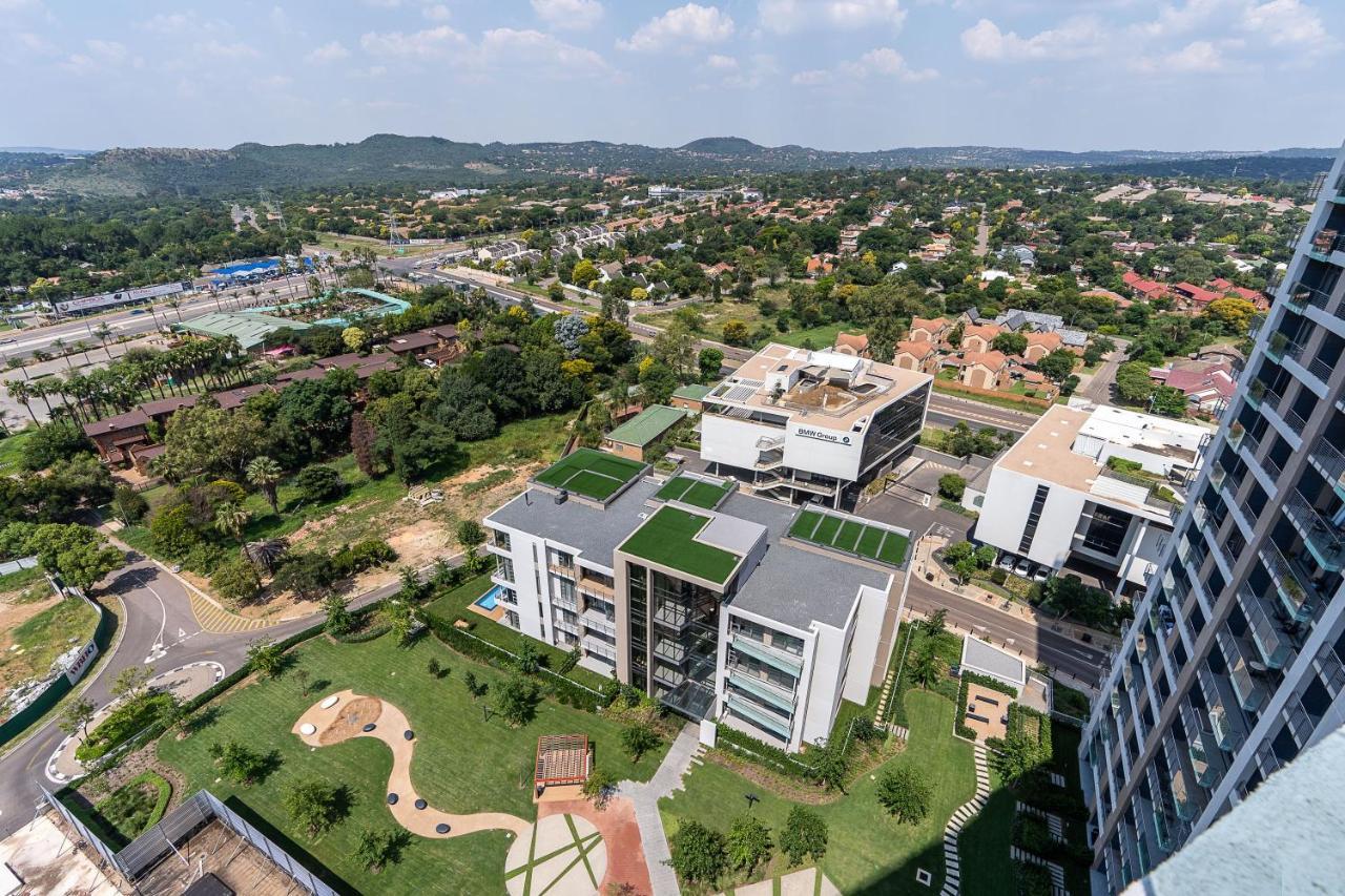 Top Floor Menlyn Maine Studio Apartment With Stunning Views & No Load Shedding Pretoria Exterior photo